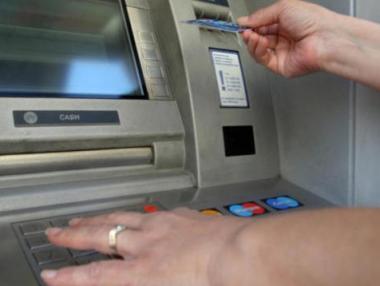 Банките вдигат таксите за най-използваните услуги