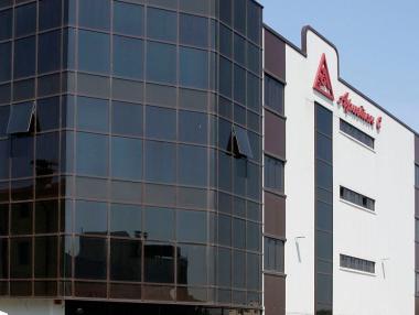 Фирма от Русе ще шие дрехи за Escada