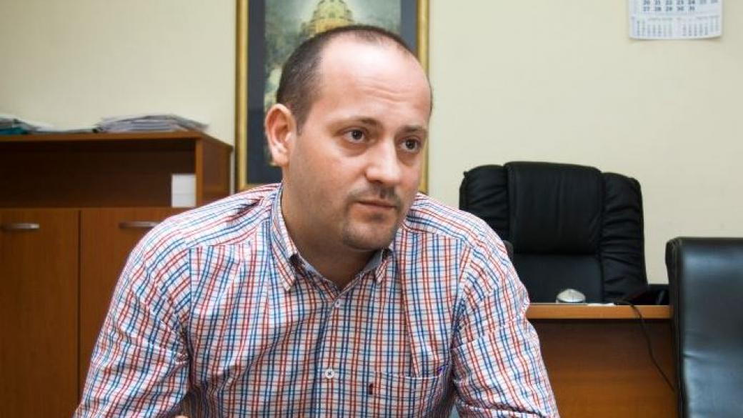 Радан Кънев прави нова дясна партия