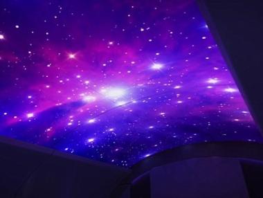 Boeing превръща тавана на самолета в екран