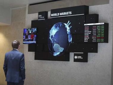 Вдигането на санкциите срещу Иран доведе до спад на петрола и акциите