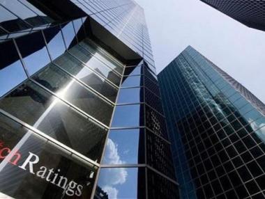 Fitch понижи прогнозите за цената на нефта и природния газ