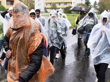 Студ и лошо отношение гонят бежанците от Финландия