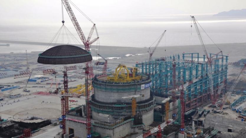 Китай строи плаваща атомна централа