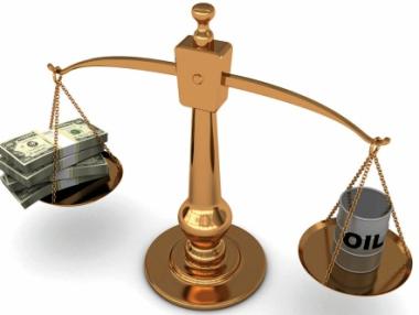 Доларът със спад, петролът – с ново силно повишение