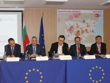 Глад за специалисти изпитва автомобилната индустрия у нас