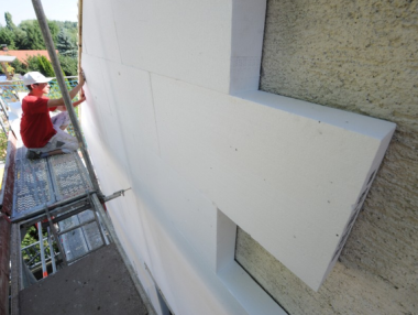 Свалиха с 45% цените за саниране с държавни пари