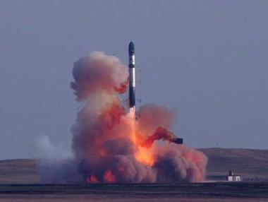 Северна Корея готви изстрелване на междуконтинентална ракета