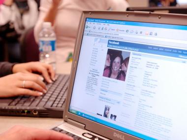 Facebook стана на 12 години