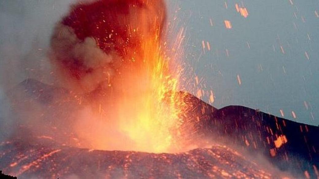 Вулканът „Сакураджима“ изригна в Япония