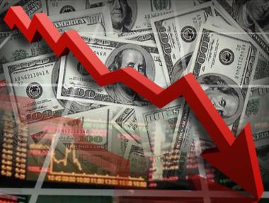 Доларът продължава с понижението си