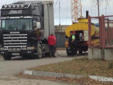 Нелегална търговия с бензин и дизел цъфти заради законодателна дупка