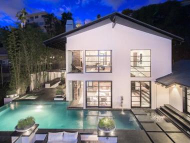 DJ Калвин Харис продава имението си в Холивуд Хилс