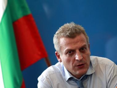 „Заклевам се, нито една болница няма да бъде закривана“