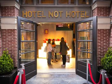 Нестандартен хотел в Амстердам