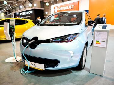 Пускат електромобили под наем в София