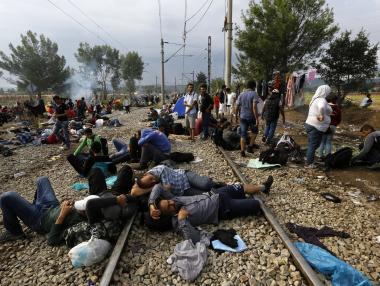 Италия към Европа: Приемете бежанци, или няма пари