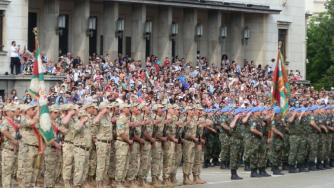 И младежите минават на отчет в армията