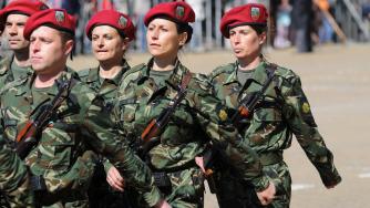 И жените ще се водят на военен отчет