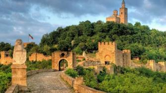 Монтираха озвучителна система на крепостта „Царевец“