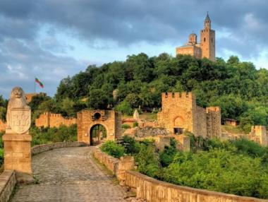 Монтираха озвучителна система на крепостта „Царевец“