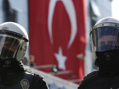 Съд в Турция затвори влиятелна медийна група