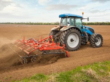 Преференциален кредит подпомага земеделци за плащания от ДФЗ