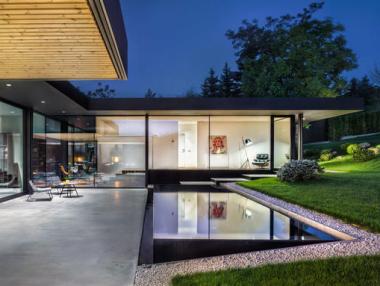 Бляскава къща пагода в полите на Витоша