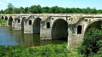 Мостът на Колю Фичето се руши