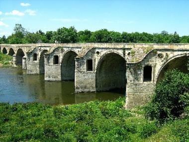 Мостът на Колю Фичето се руши