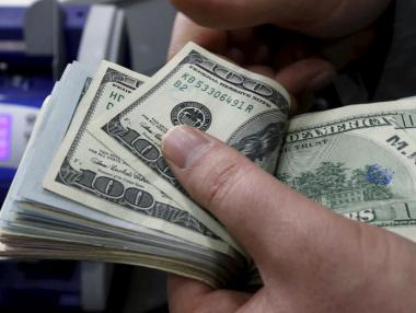Доларът със спад, въпреки силните данни за заетостта