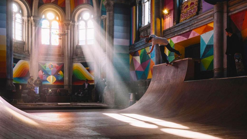 100-годишна църква стана скейт парк с графити