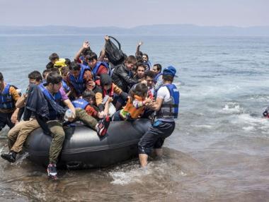 Европа се опитва да спаси бежанците организирано