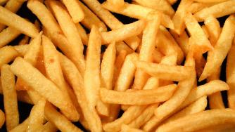 Разкриха незаконен цех за бланширани картофи в София