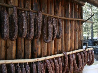 Български суджук се продава в Amazon