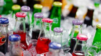 Забраниха продажбата на 12 хил. литра напитки