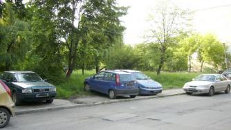 Глоби от 50 до 500 лева за паркиране в зелени площи