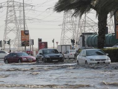Дубай забрани снимки на бури