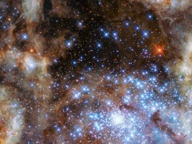 „Хъбъл“ откри 9 свръхмасивни звезди с неясен произход