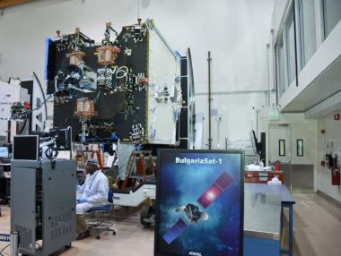 Изстрелват първия български комуникационен спътник