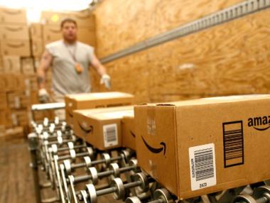 Amazon блокира потребители, връщали много стоки