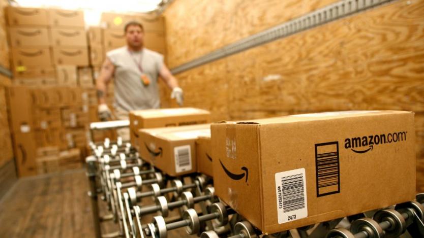 Amazon блокира потребители, връщали много стоки