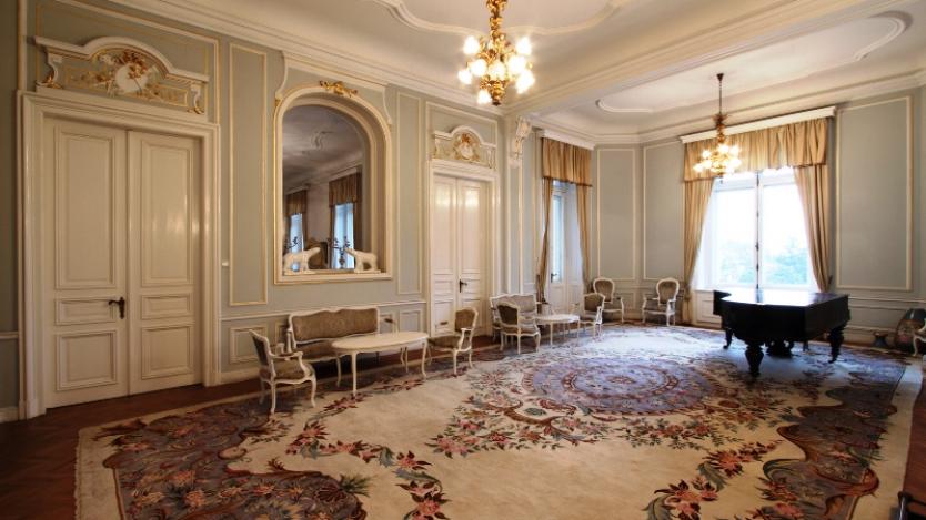 Властта си купува нови мебели за двореца „Евксиноград”