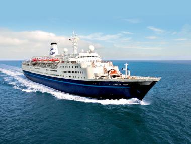 Британка опита да догони круизен кораб с плуване