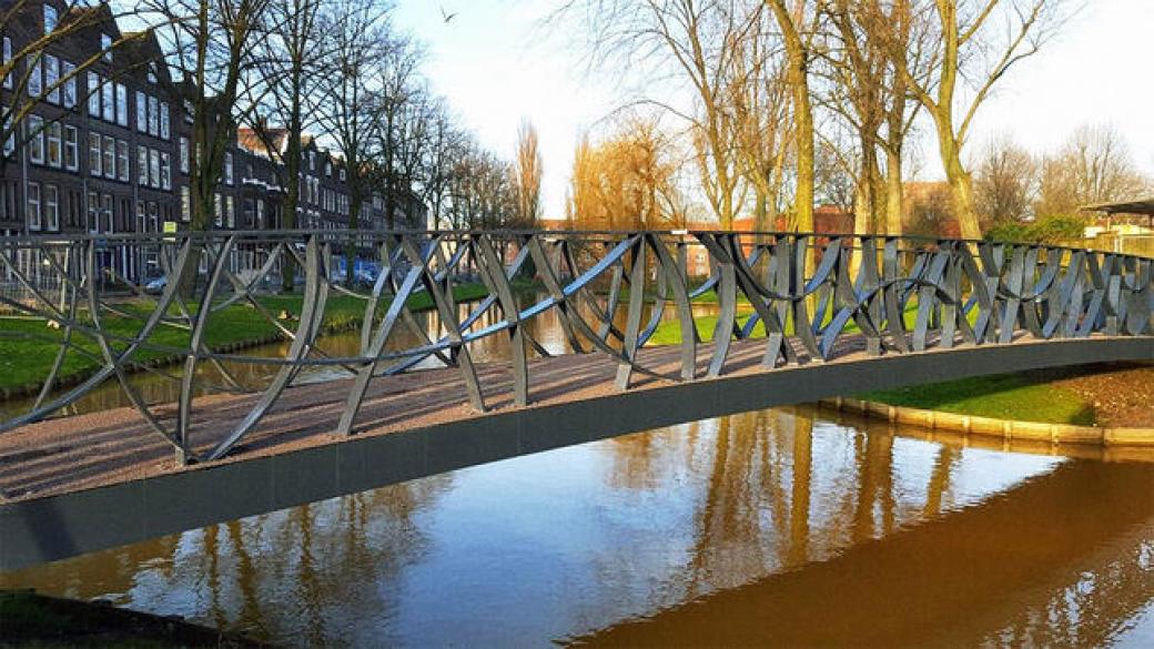 Ротердам „строи“ мостове от пластмаса