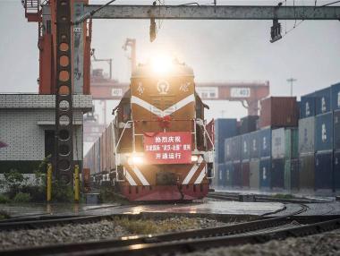 Директен влак свърза Китай и Франция