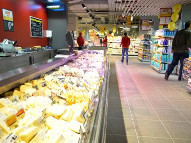 Магазините изхвърлят годишно по 670 хил. тона храна