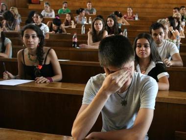 Родители ще пазят зрелостниците да не преписват