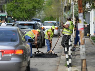 Започва голямото кърпене на кварталните улици в София
