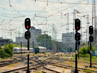 Служители на НКЖИ ще почистват жп инфраструктурата